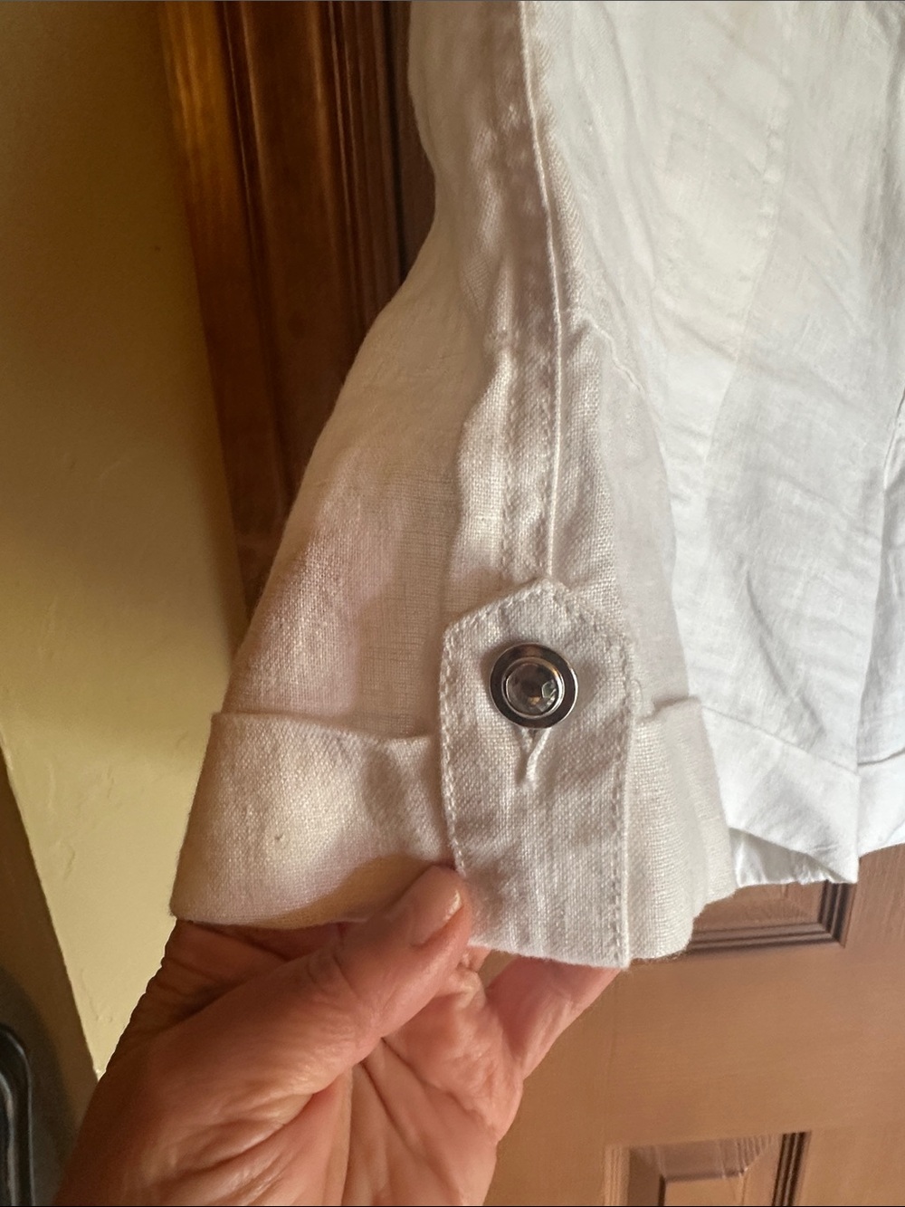 Women’s INC Cuffed White Linen Shorts With Jewel Embellishments, size 14 - Picture 4 of 6